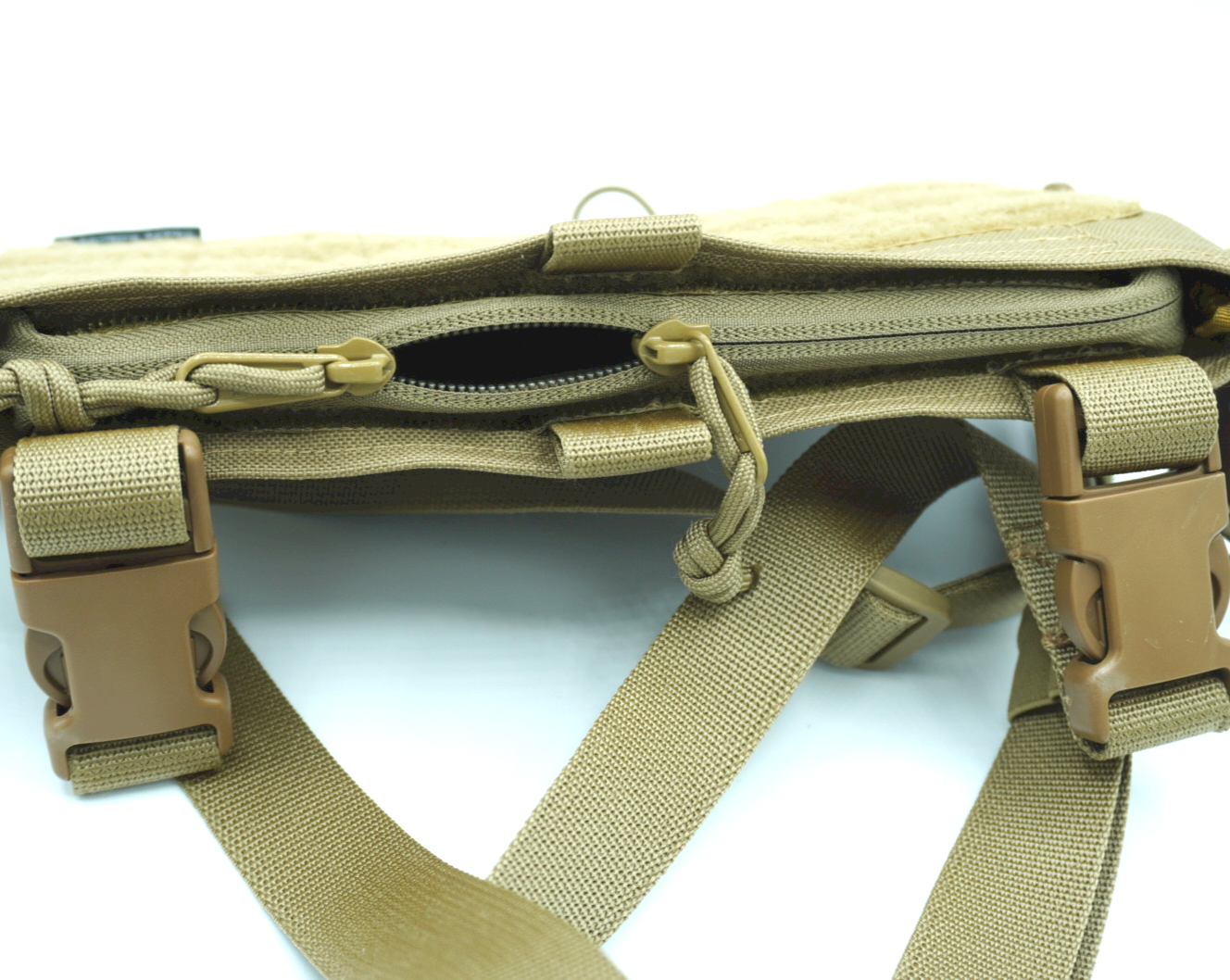 Zip / fermeture éclair pour chest rig